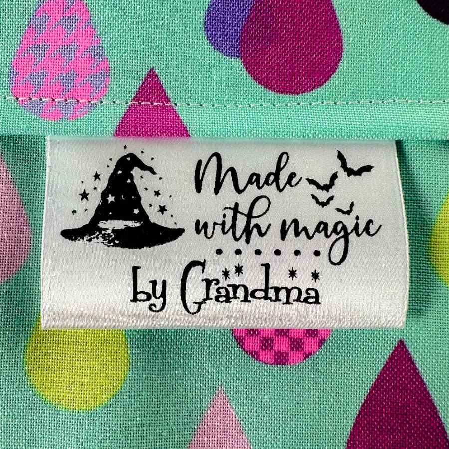 Batty Quilt Accessory Kit – Pattern, Pre - Printed Bat Eyes, and Personalized Quilt Label. Quilt Fabric NOT included - Jammin Threads