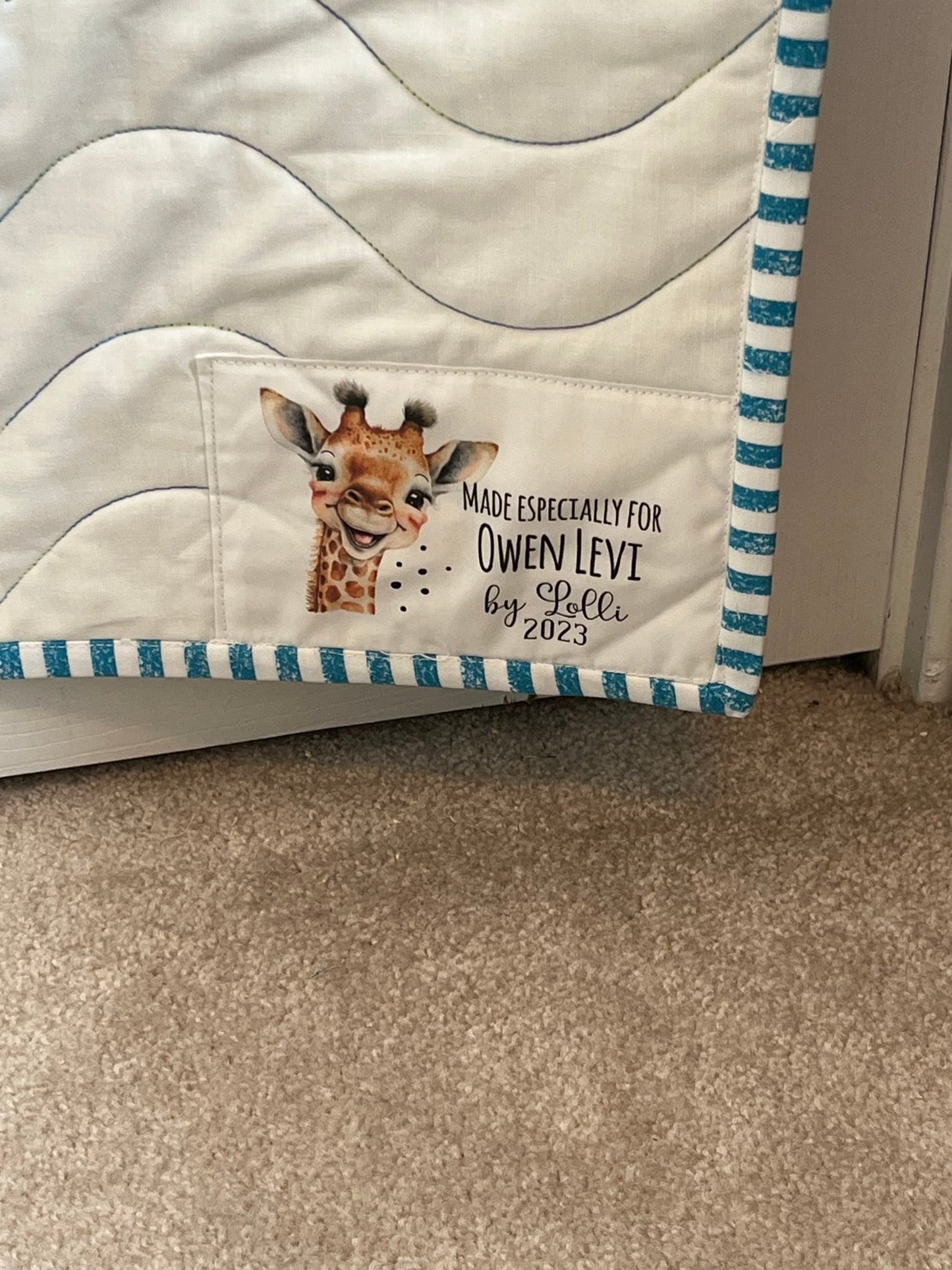 Giraffe Custom Quilt Label. Personalized baby and kid's quilt label - Jammin Threads