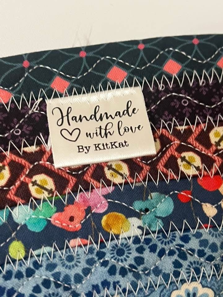 Handmade with Love Modern satin labels for sewing quilting - Jammin Threads