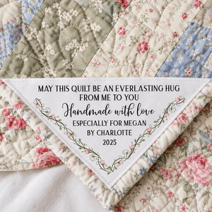 Personalized Corner Quilt Label – “May This Quilt Be an Everlasting Hug” – Custom Quilt Label with Name, Maker & Year - Jammin Threads