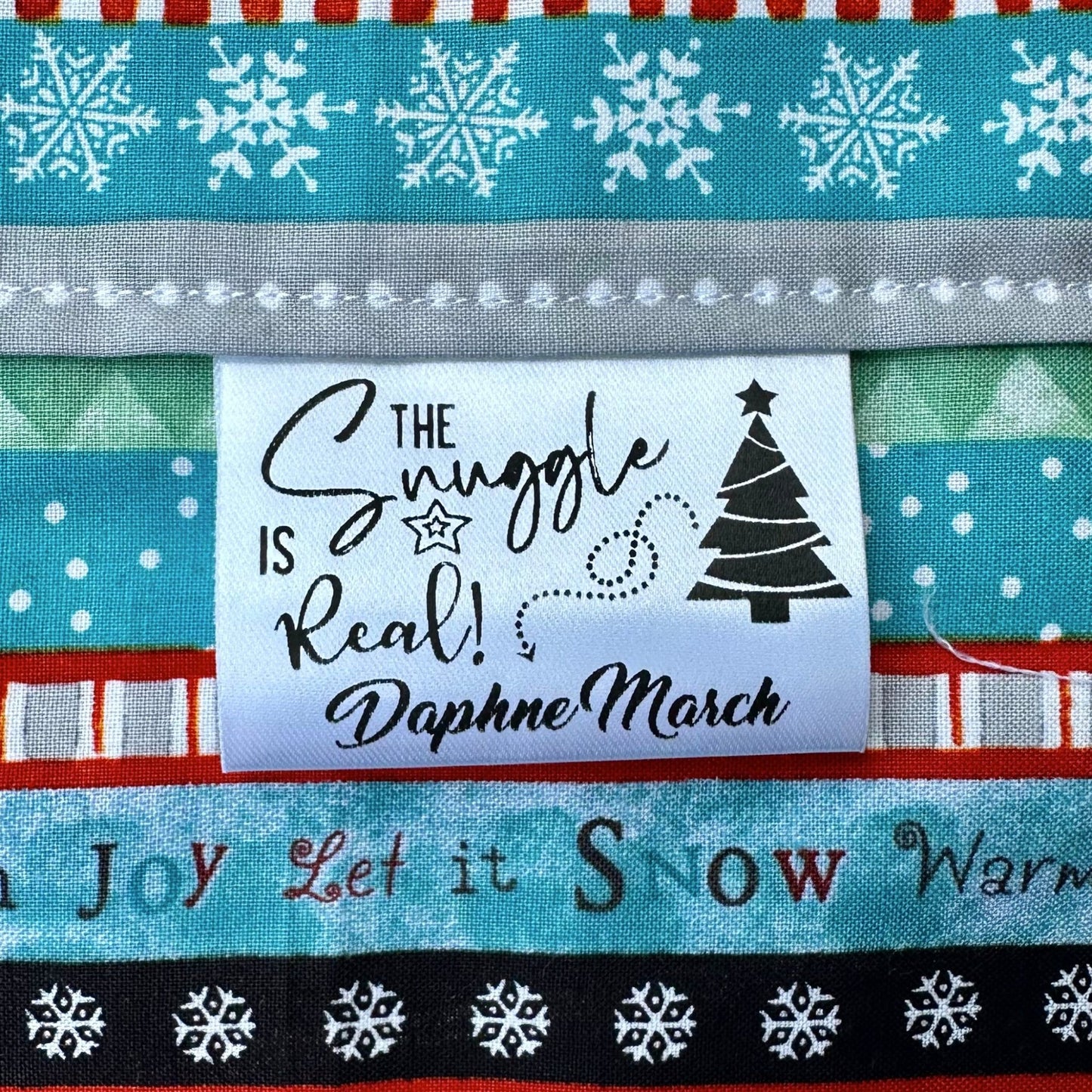 The Snuggle is Real. Satin Christmas Quilt Labels - Jammin Threads